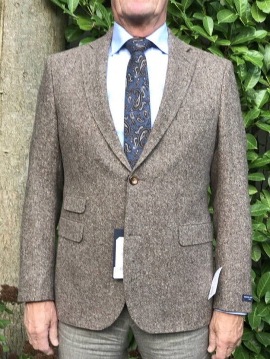 Eduard Dressler, Donnegal Tweed Colbert Bruin