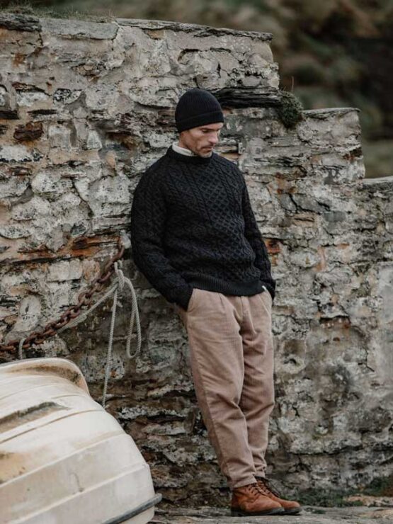 Peregrine,Hudson Aran Jumper, Navy - Afbeelding 5