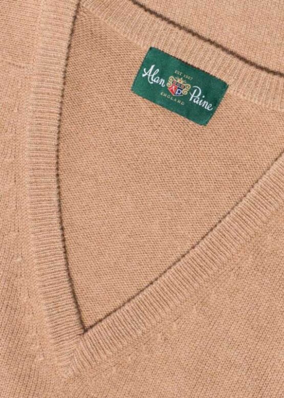 Alan Paine Lamswol Pullover V-hals, Updated Fit - Camel