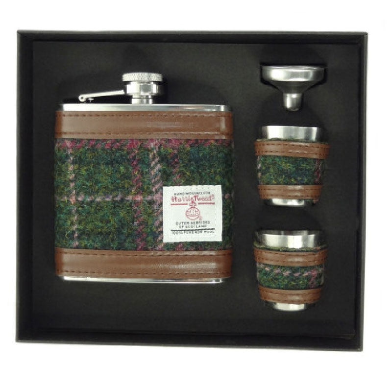 Harris_Tweed_Hip_Flask_Gift_Set_in_Dark_Green_and_Plum